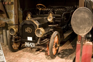 313-8677 Auto World Museum - REO Touring 1907